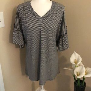 Black and White Ribbed Top